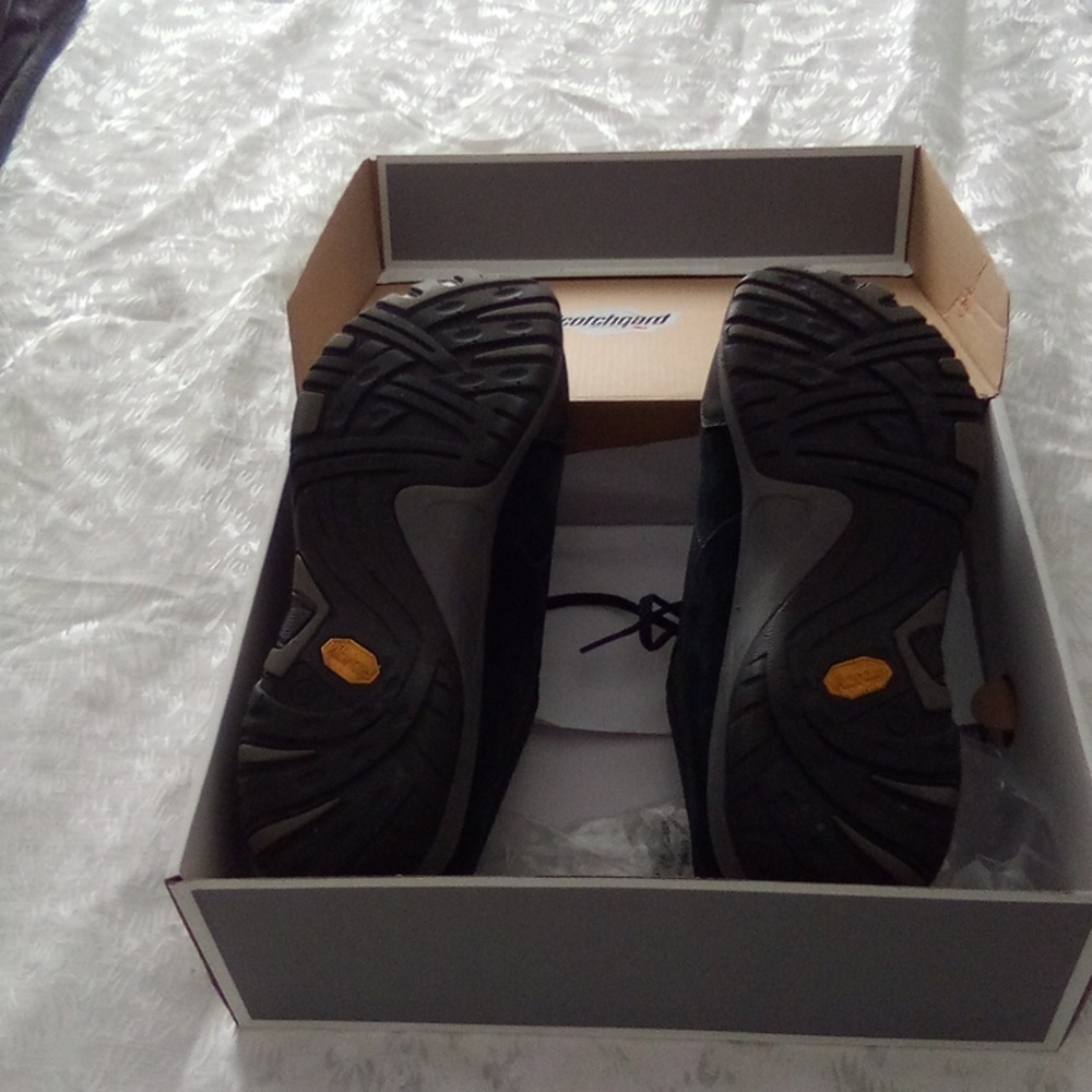 Shoes - Picture 4 of 6